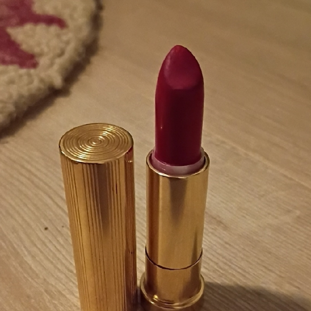 Estee Lauder Vintage Scarlet Lipstick - Picture 4 of 5